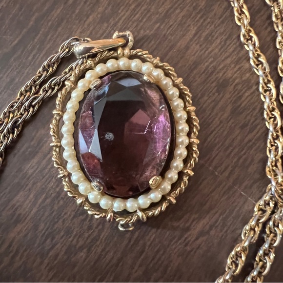 Avon statement necklace gold tone purple pendant - Picture 8 of 11